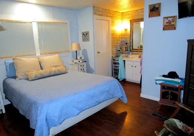 Photo 3 of Sale Pending at 512 Ml Crk Resort Rd #11, Pottsboro, TX 75076 | MLS# 21381684 | Listing updated on 2026-10-05