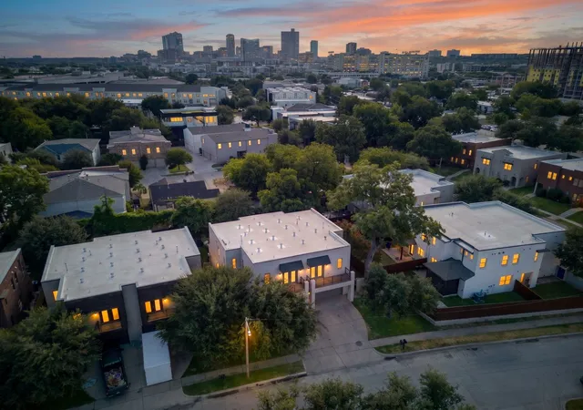 Photo 2 of Single family home for sale at 415 Templeton Dr, Fort Worth, TX 76107 | MLS# 21383875 | Listing updated on 2026-09-27