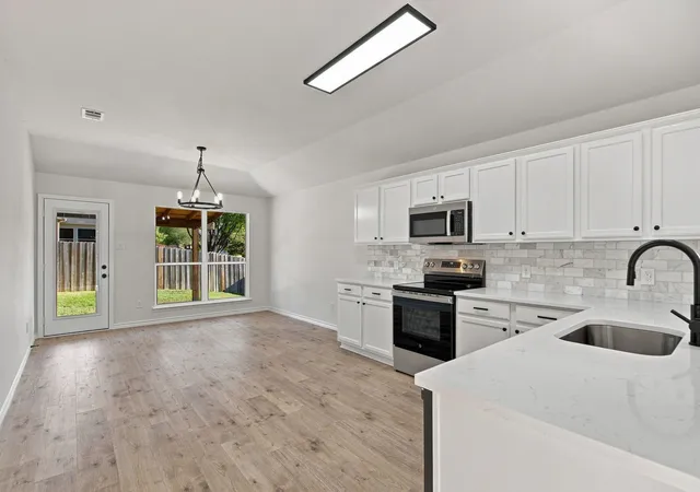 Photo 2 of Single family home for sale at 704 Sequoia Dr, Anna, TX 75409 | MLS# 21384013 | Listing updated on 2026-09-12