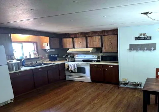 Photo 4 of Manufactured home for sale at 512 Ml Crk Resort Rd #38, Pottsboro, TX 75076 | MLS# 21384029 | Listing updated on 2026-09-12