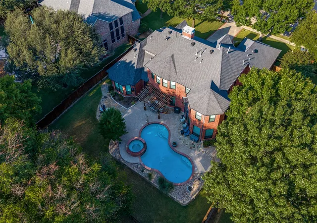 Photo 2 of Sale Pending at 601 Fallen Branch Dr, Mc Kinney, TX 75072 | MLS# 21382398 | Listing updated on 2026-09-21