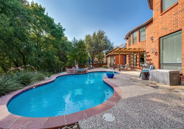 Photo 3 of Sale Pending at 601 Fallen Branch Dr, Mc Kinney, TX 75072 | MLS# 21382398 | Listing updated on 2026-09-21