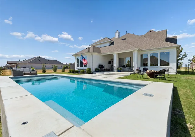 Photo 2 of Single family home for sale at 1818 Turtle Crk Ln, Gunter, TX 75058 | MLS# 21384004 | Listing updated on 2026-09-27