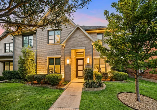 Photo 1 of Single family home for sale at 6811 Del Norte Ln, Dallas, TX 75225 | MLS# 21382176 | Listing updated on 2026-09-12