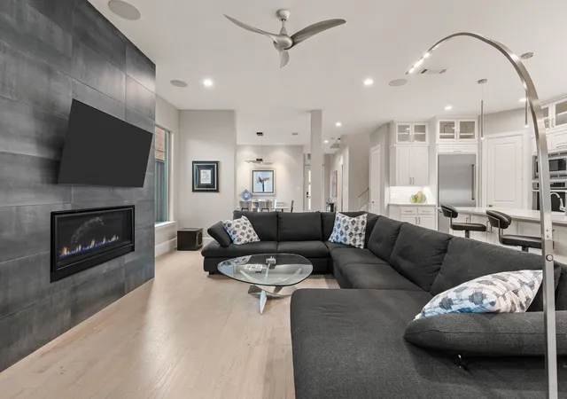 Photo 2 of Single family home for sale at 6811 Del Norte Ln, Dallas, TX 75225 | MLS# 21382176 | Listing updated on 2026-09-12