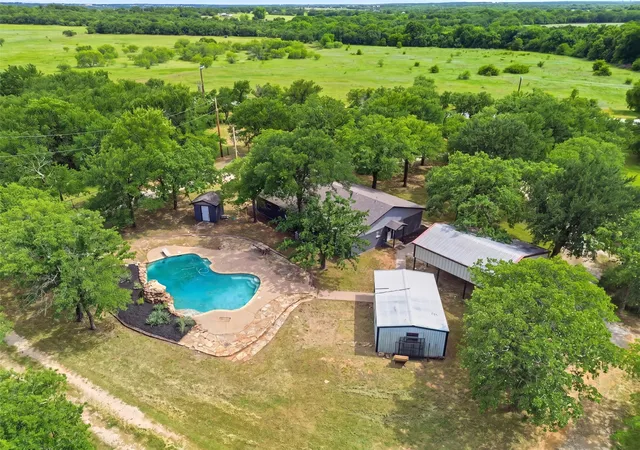 Photo 1 of Single family home for sale at 992 Fm 2210, Bridgeport, TX 76426 | MLS# 21383864 | Listing updated on 2026-09-12