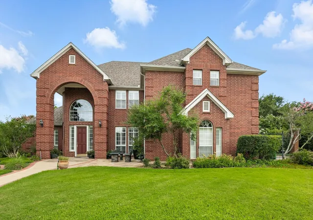 Photo 1 of Single family home for sale at 109 Visalia Ln, Denton, TX 76210 | MLS# 21383711 | Listing updated on 2026-09-12