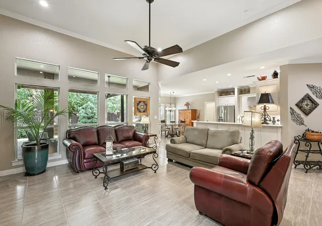 Photo 3 of Single family home for sale at 109 Visalia Ln, Denton, TX 76210 | MLS# 21383711 | Listing updated on 2026-09-12