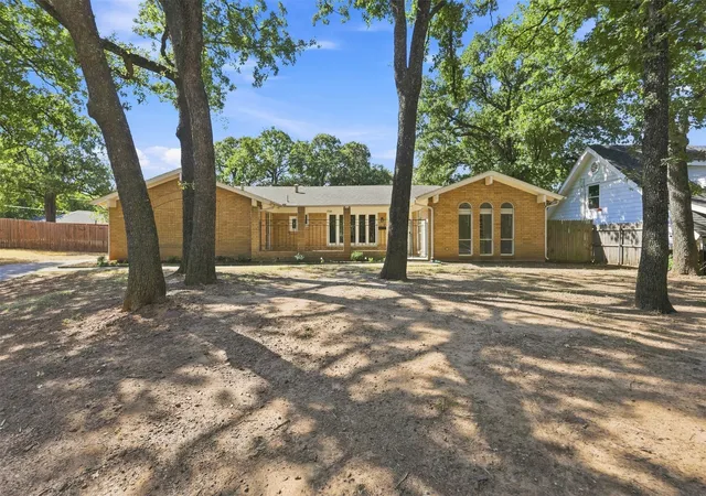 Photo 1 of Single family home for sale at 7544 Monterrey Dr, Fort Worth, TX 76112 | MLS# 21383983 | Listing updated on 2026-09-23