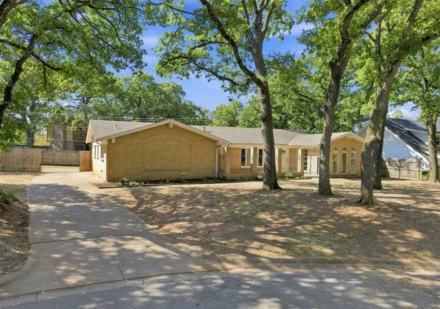 Photo 3 of Single family home for sale at 7544 Monterrey Dr, Fort Worth, TX 76112 | MLS# 21383983 | Listing updated on 2026-09-23