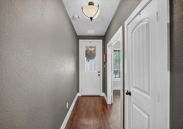 Photo 4 of Single family home for sale at 39 S Highland Dr, Sanger, TX 76266 | MLS# 21383104 | Listing updated on 2026-09-19