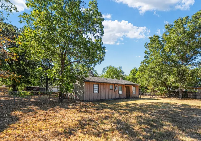 Photo 2 of Single family home for sale at 116 Wildwood Crossover St, Gun Barrel City, TX 75156 | MLS# 21361937 | Listing updated on 2026-09-12