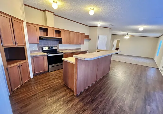 Photo 3 of Manufactured home for sale at 1085 Highland Cir, Springtown, TX 76082 | MLS# 21384061 | Listing updated on 2026-09-12