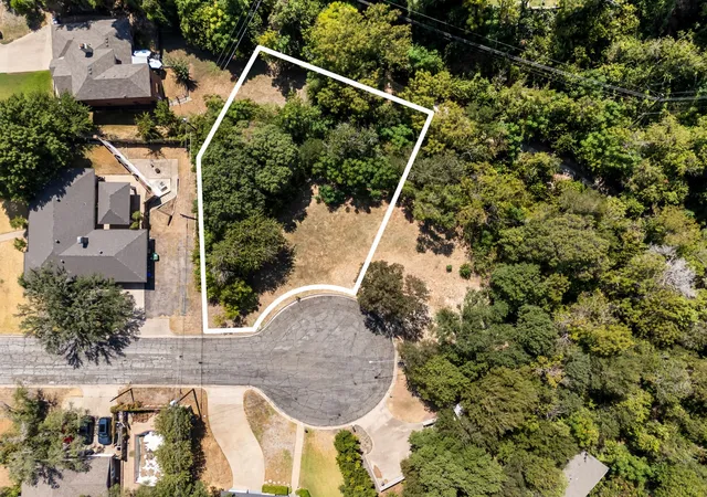 Photo 1 of Land for sale at 1006 Cindy Cir, Waco, TX 76710 | MLS# 21383490 | Listing updated on 2026-09-12