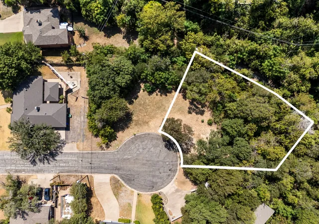 Photo 1 of Land for sale at 1012 Cindy Cir, Waco, TX 76710 | MLS# 21383865 | Listing updated on 2026-09-12