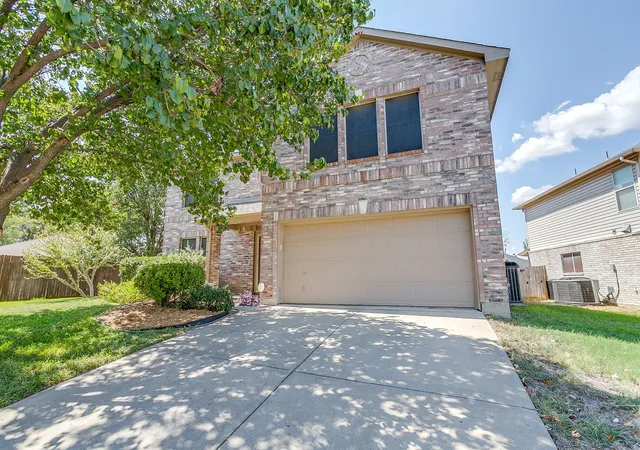Photo 1 of Single family home for sale at 332 Sunset Oaks Dr, Fort Worth, TX 76112 | MLS# 21383781 | Listing updated on 2026-09-12