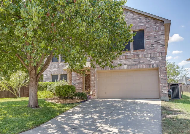 Photo 3 of Single family home for sale at 332 Sunset Oaks Dr, Fort Worth, TX 76112 | MLS# 21383781 | Listing updated on 2026-09-12
