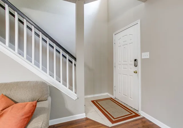 Photo 4 of Single family home for sale at 332 Sunset Oaks Dr, Fort Worth, TX 76112 | MLS# 21383781 | Listing updated on 2026-09-12