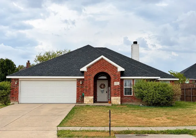 Photo 1 of Single family home for sale at 4004 Windmill Dr, Sanger, TX 76266 | MLS# 21383504 | Listing updated on 2026-09-14