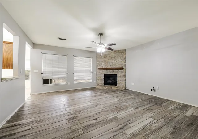 Photo 3 of Sale Pending at 709 Mack Dr, Denton, TX 76209 | MLS# 21382748 | Listing updated on 2026-09-26