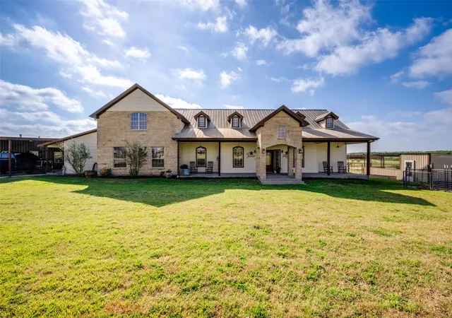 Photo 2 of House for sale at 5855 Western Star Dr, Justin, TX 76247 | MLS# 21380019 | Listing updated on 2026-09-12