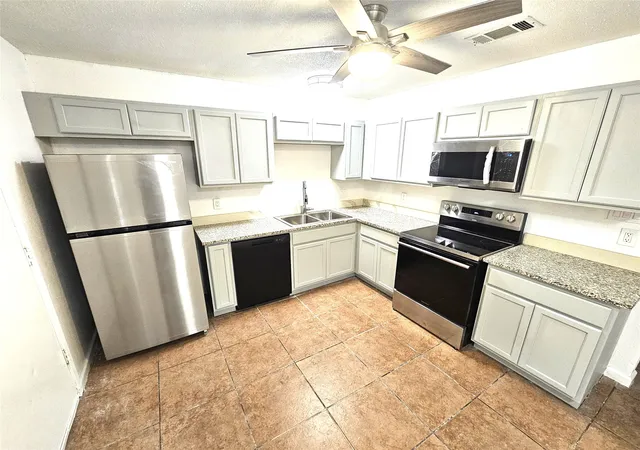 Photo 1 of Sale Pending at 724 Bluebonnet Dr, Keller, TX 76248 | MLS# 21383827 | Listing updated on 2026-09-27