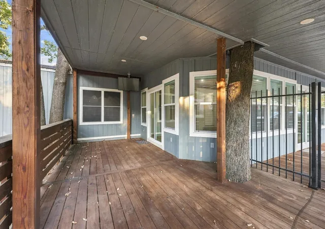 Photo 4 of Manufactured home for sale at 82 Outdrive Cir, Pottsboro, TX 75076 | MLS# 21379412 | Listing updated on 2026-09-30