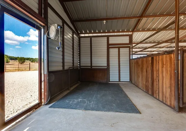 Photo 4 of House for sale at 335 Remuda Trl, Stephenville, TX 76401 | MLS# 21383583 | Listing updated on 2026-09-17