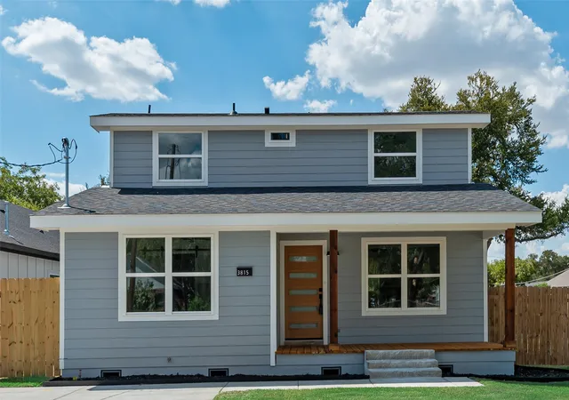 Photo 2 of Single family home for sale at 3815 Harlingen St, Dallas, TX 75212 | MLS# 21383964 | Listing updated on 2026-09-12