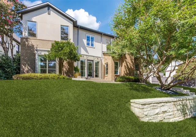 Photo 2 of Single family home for sale at 6939 Pasadena Ave, Dallas, TX 75214 | MLS# 21305839 | Listing updated on 2026-09-13