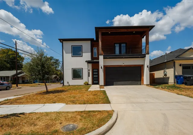 Photo 1 of Single family home for sale at 2501 Lenway St, Dallas, TX 75215 | MLS# 21373343 | Listing updated on 2026-09-14