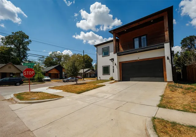 Photo 3 of Single family home for sale at 2501 Lenway St, Dallas, TX 75215 | MLS# 21373343 | Listing updated on 2026-09-14