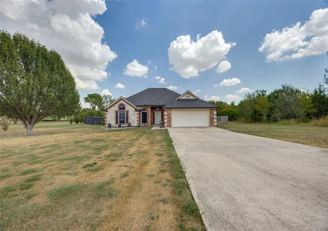 Photo 1 of Single family home for sale at 2701 Valley Ridge Ln, Sherman, TX 75092 | MLS# 21380816 | Listing updated on 2026-09-13