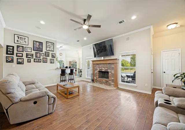 Photo 3 of Single family home for sale at 2701 Valley Ridge Ln, Sherman, TX 75092 | MLS# 21380816 | Listing updated on 2026-09-13