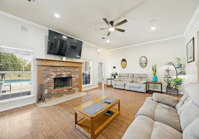 Photo 3 of Single family home for sale at 2701 Valley Ridge Ln, Sherman, TX 75092 | MLS# 21380816 | Listing updated on 2026-09-13