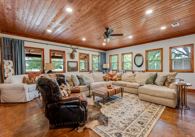 Photo 3 of House for sale at 2550 County Rd 123, Comanche, TX 76442 | MLS# 21382168 | Listing updated on 2026-09-14