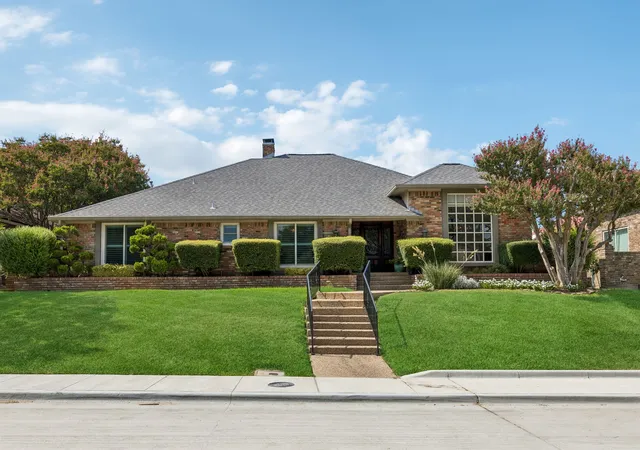 Photo 2 of Single family home for sale at 9639 Vista Oaks Dr, Dallas, TX 75243 | MLS# 21383521 | Listing updated on 2026-10-09