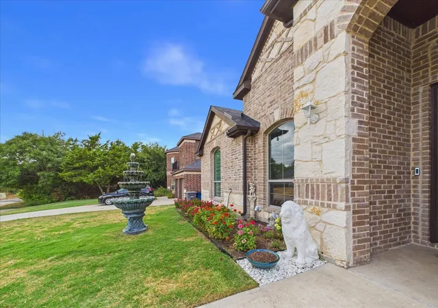 Photo 4 of Sale Pending at 7575 Saddleridge Dr, Dallas, TX 75249 | MLS# 21382704 | Listing updated on 2026-09-30