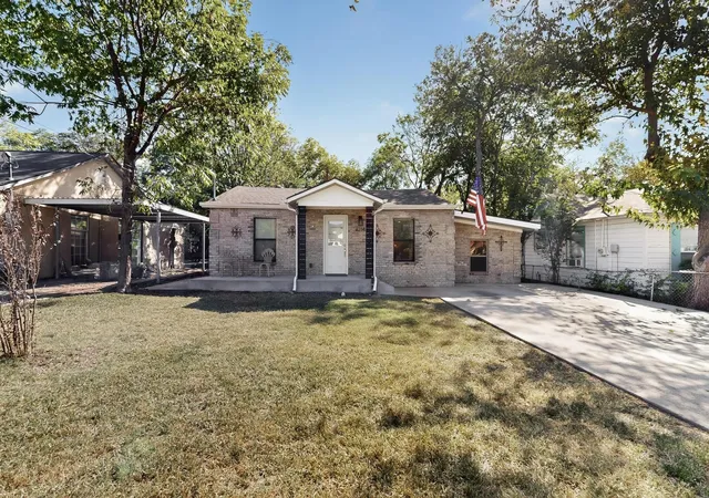 Photo 1 of Single family home for sale at 4214 Falls Dr, Dallas, TX 75211 | MLS# 21383242 | Listing updated on 2026-09-12