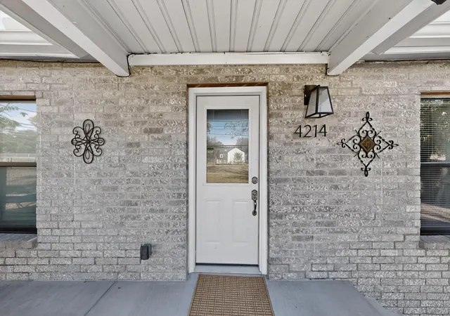 Photo 2 of Single family home for sale at 4214 Falls Dr, Dallas, TX 75211 | MLS# 21383242 | Listing updated on 2026-09-12