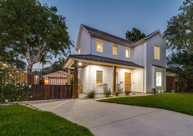 Photo 2 of Single family home for sale at 566 Hambrick Rd, Dallas, TX 75218 | MLS# 21383068 | Listing updated on 2026-10-04