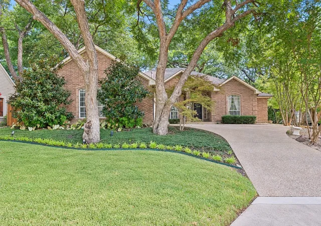 Photo 1 of Single family home for sale at 2702 Woodstream Ln, Mc Kinney, TX 75072 | MLS# 21384094 | Listing updated on 2026-09-29
