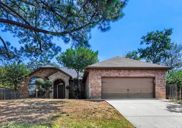 Single family home for sale at 1104 Irwin Dr, Hurst, TX 76053 | MLS# 21382688