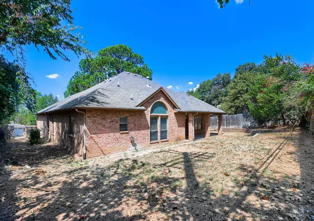 Photo 27 of Single family home for sale at 1104 Irwin Dr, Hurst, TX 76053 | MLS# 21382688 | Listing updated on 2026-09-12