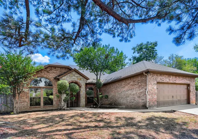 Photo 2 of Single family home for sale at 1104 Irwin Dr, Hurst, TX 76053 | MLS# 21382688 | Listing updated on 2026-09-12
