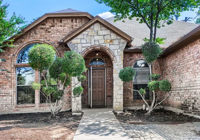Photo 3 of Single family home for sale at 1104 Irwin Dr, Hurst, TX 76053 | MLS# 21382688 | Listing updated on 2026-10-07