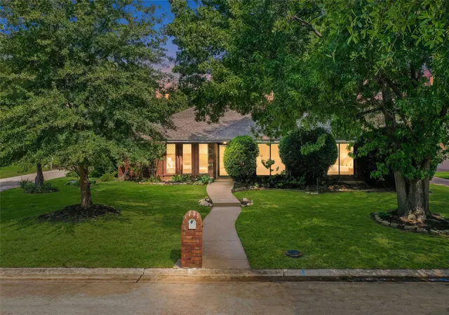 Photo 1 of Single family home for sale at 229 Turpin Dr, Lewisville, TX 75077 | MLS# 21382858 | Listing updated on 2026-09-14