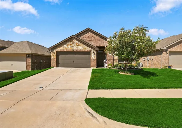 Photo 1 of Single family home for sale at 2504 Hadley St, Weatherford, TX 76087 | MLS# 21384199 | Listing updated on 2026-09-12