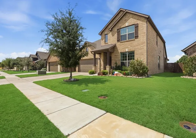 Photo 2 of Single family home for sale at 728 Ruellia St, Weatherford, TX 76086 | MLS# 21384024 | Listing updated on 2026-09-19