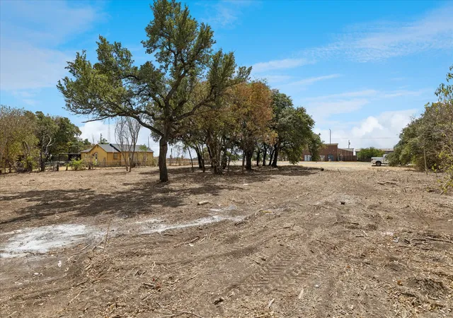 Photo 4 of Land for sale at 1514 W Bankhead Hwy, Weatherford, TX 76086 | MLS# 21383157 | Listing updated on 2026-09-12